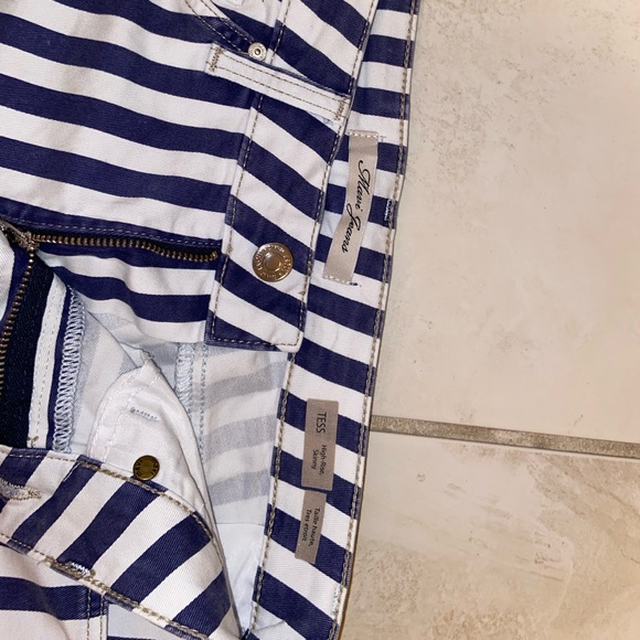 Jeans - Picture 3 of 6